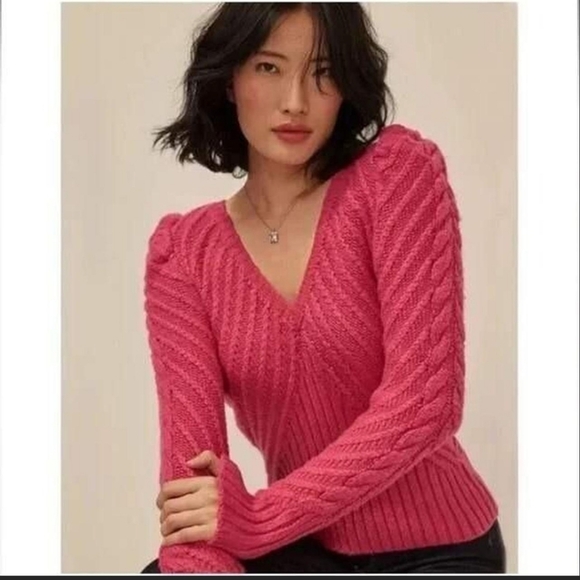 White House Black Market Sweaters - NWT White House Black MarketV-Neck Puff Sleeve Cable Pullover Sweater